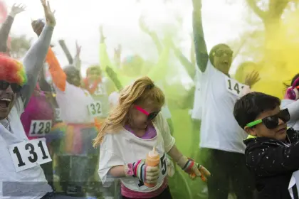 Nature cornstarch run holi powder color powder blaster