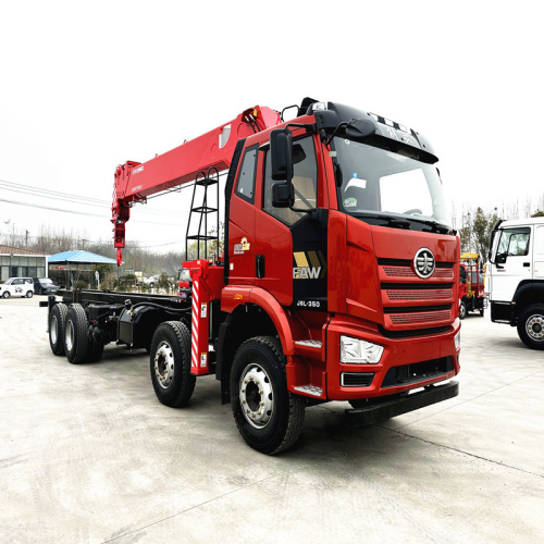 Camión FAW con grúa