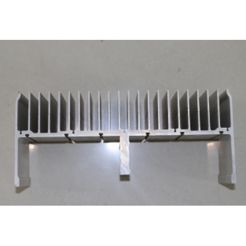 Matériau en aluminium de radiateur en forme de peigne personnalisé