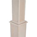 Pos Newel Vintage yang elegan untuk tangga rumah kayu