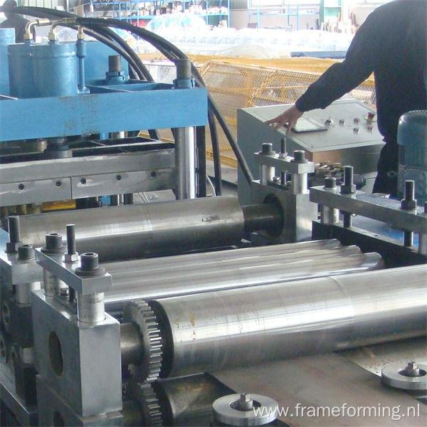 New Type Full-automatic High Quality CZ Purlin Roll Forming Machine