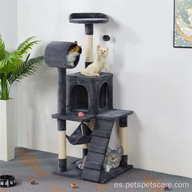 Árbol de gato con condominio y rasguño posterior a la torre