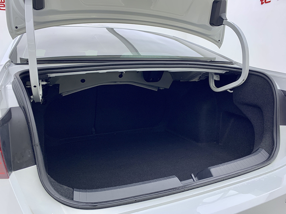 Automobile comoda di seconda mano Volkswagen Sagitar Comfort second-hand car Volkswagen Sagitar