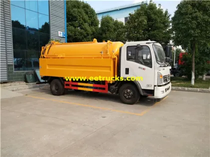 4x2 3000L Feces Sucking Trucks