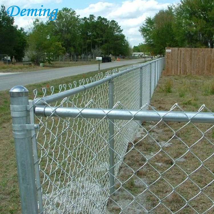 Galvanized Low Carbon Steel Wire Chain Link Fence