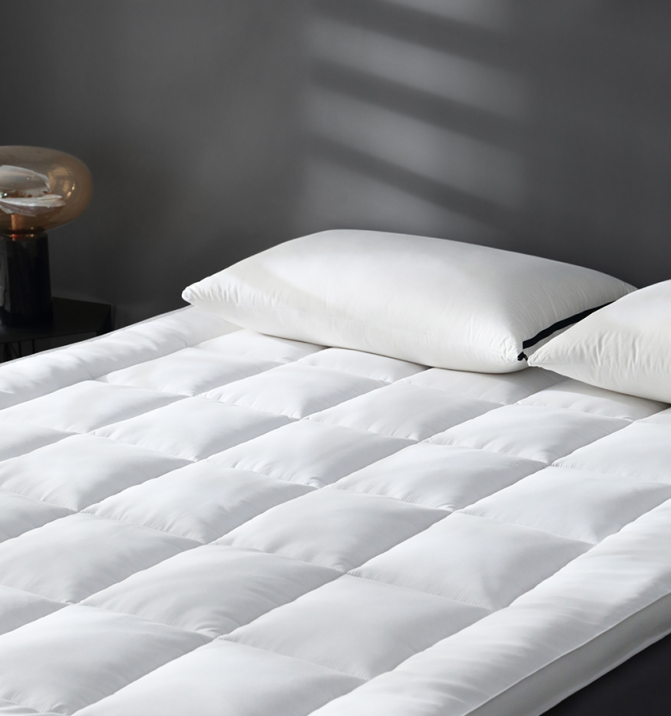 Hotel White Feather Silk Mattress Topper