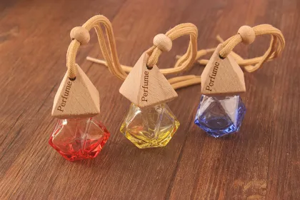 Wooden Hanging Car Aroma Diffuser: Enhancing Your Drive with Premium Car Perfume