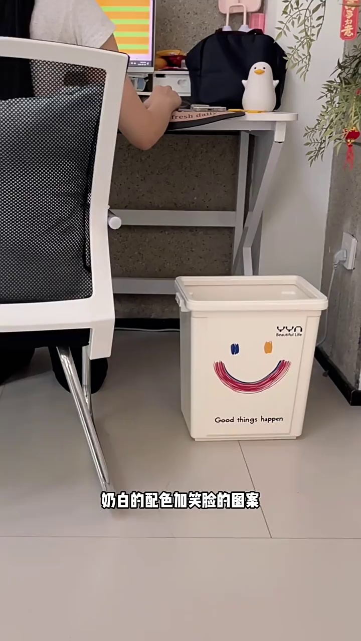 Modern Square Commercial Trash Bin for Home and Kitchen Use