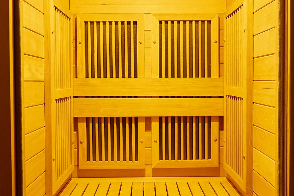 Far infrared sauna room wooden sauna