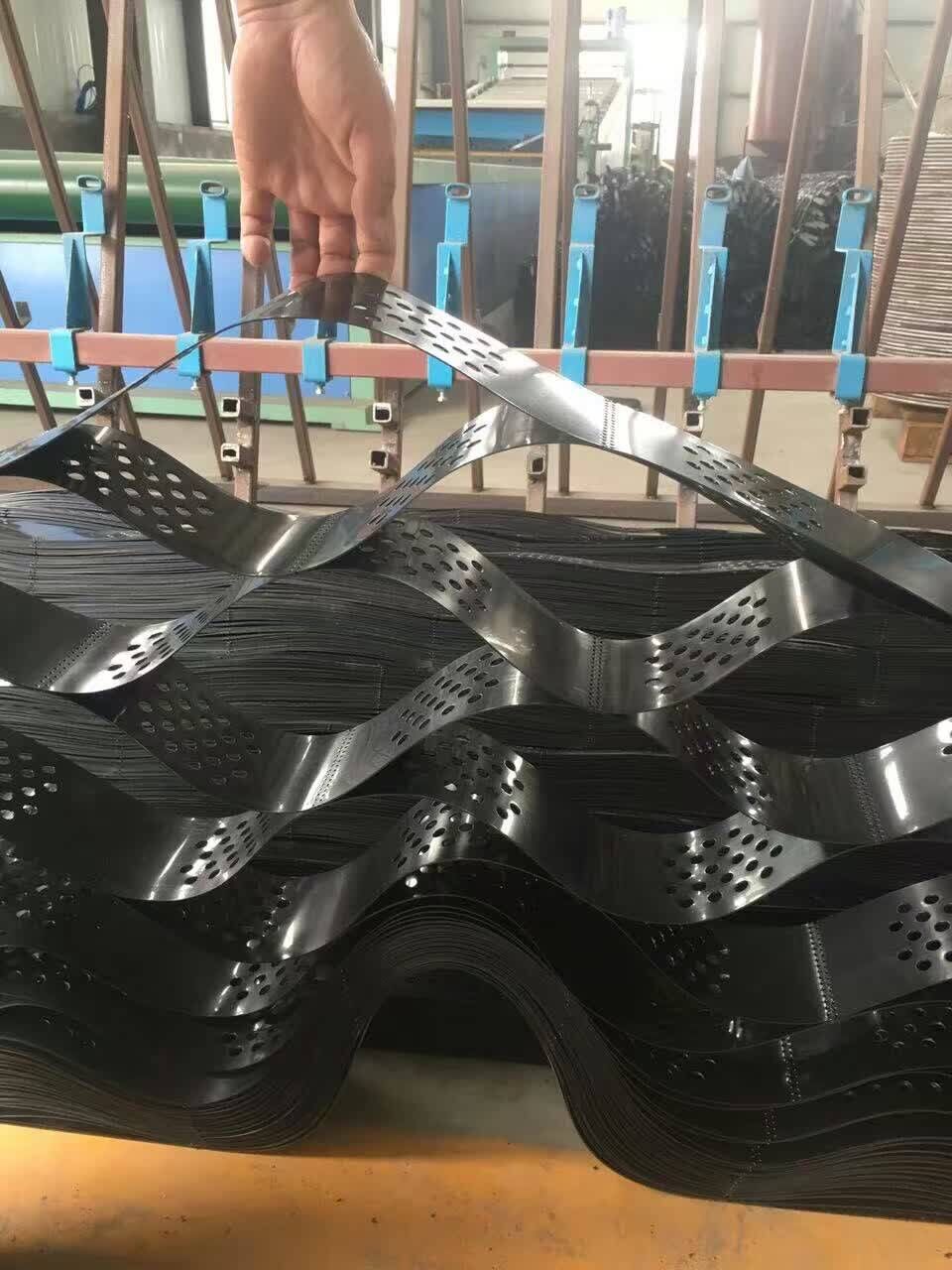 Estabilização de HDPE Geocell para graver