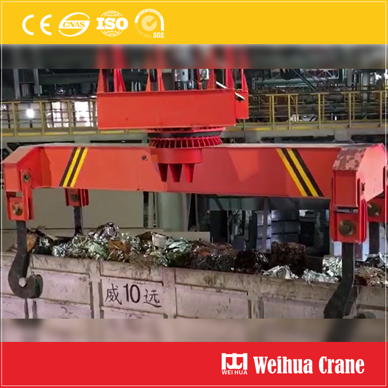 Rotatable Scrap Box Handling Crane 4