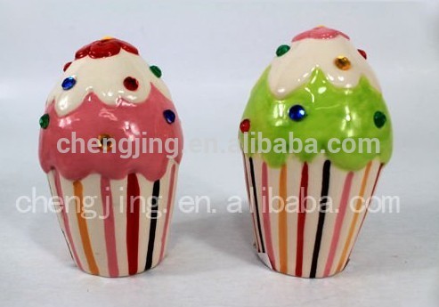 wholesale gifts wedding favors salt and pepper shakers