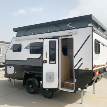 Caravanes et voiture de voyage de voyage pour le camping-car
