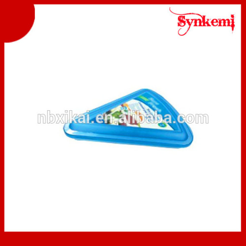 Triangle shaped plastic pizza container