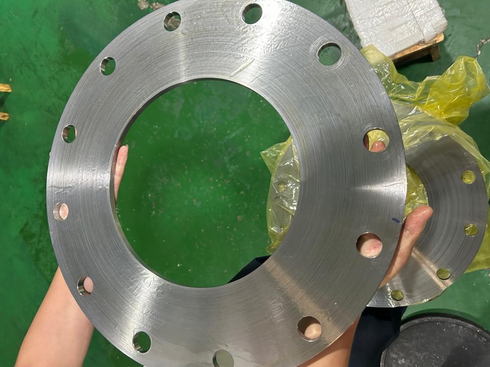 Flanges de usinagem em aço carbono