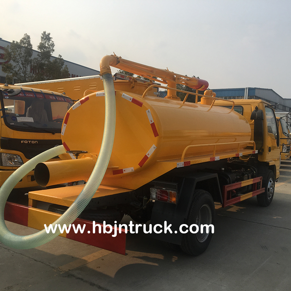 Isuzu Human Waste Suction Truck