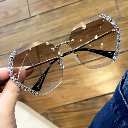 2024 Hot Selling Vintage Diamond Rimless Metal Sunglasses for Women