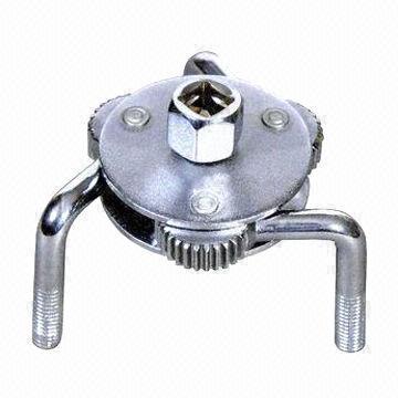 Oil filter wrench with three legs