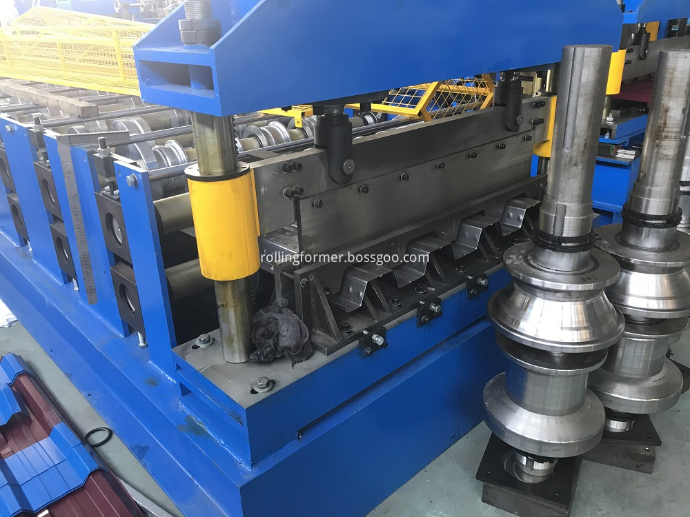 floor decking machine
