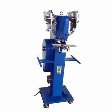 Prong snap fastening machine with full automatic working for various snap buttons