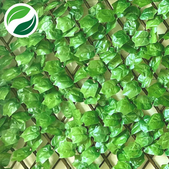 Simulated toothed maple leaves