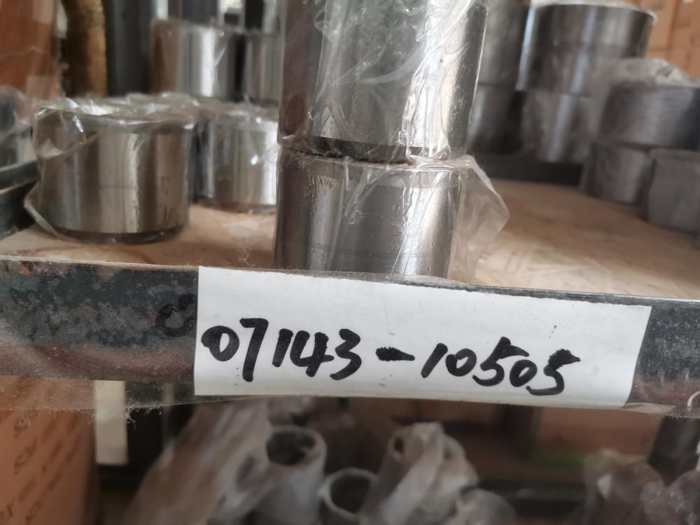 Shantui bulldozer spare parts bushing 07143-10505