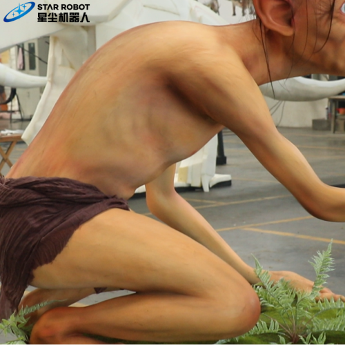 Robot animatronic space alien gollum