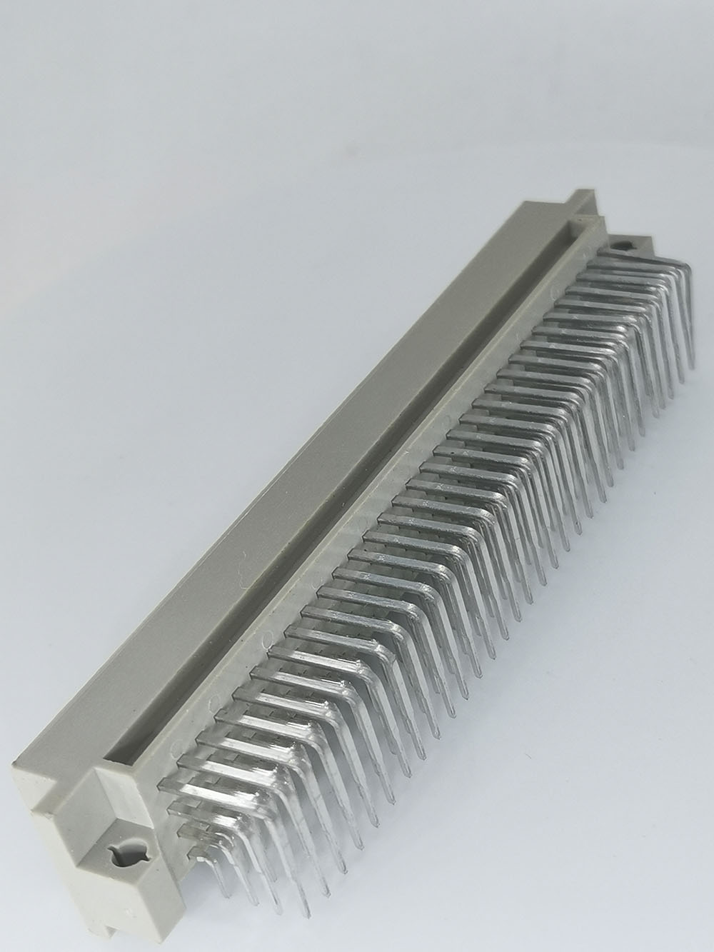 Connecteurs de 128 broches de type C mâle IEC 60603-2
