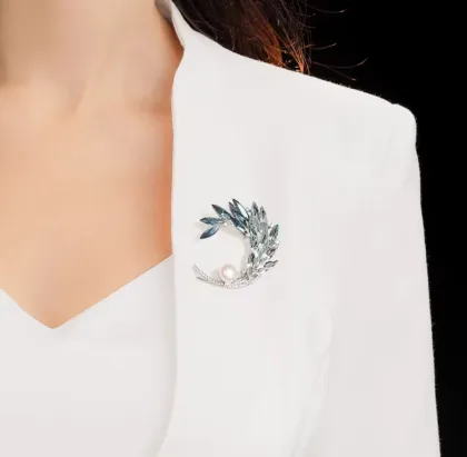 Wheat ear niche brooch