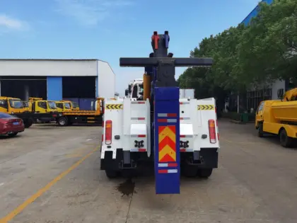 CLW Supply SINOTRUK HOWO Wrecker Truck