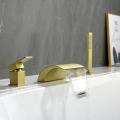 Spout de robinet de baignoire Shamanda avec ensemble de douche à main