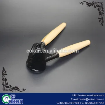 High quality Nut Cracker, Wooden handle Nut Cracker, Kitchen Nutcracker CK-KT626