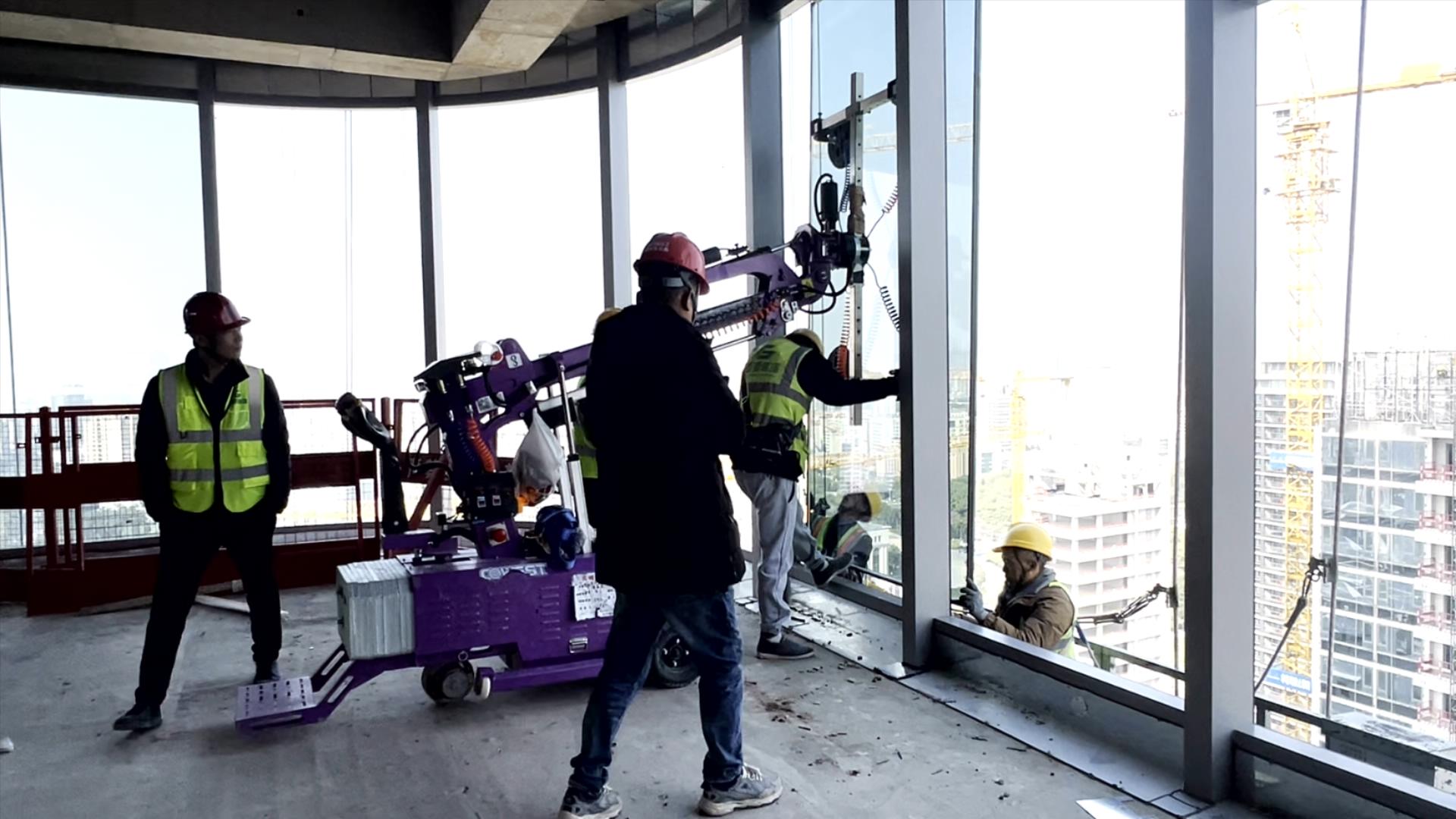  Cowest Machinery WSR-400MINI Enhancing Glass Installation in the Guangzhou Greater Bay Area Science and Innovation Center (1)