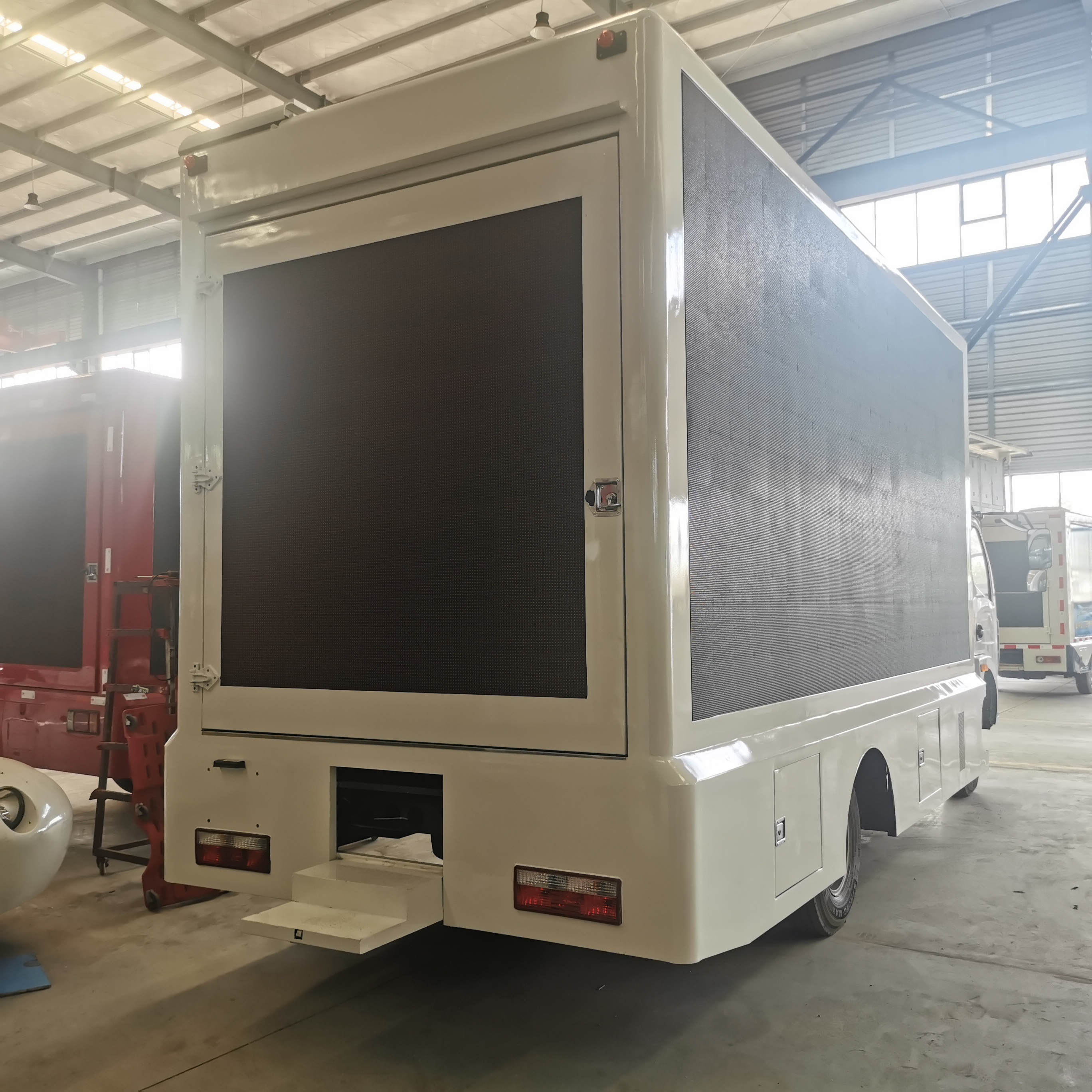 Mobile Stage Truck LED Advertising Screen Truck