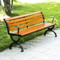 Wypoczynkowe ławki ogrodowe z litego drewna i tworzywa sztucznego