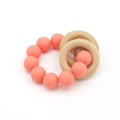 حلقة تسنين من الخشب الطبيعي والسيليكون للرضع