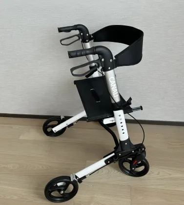 White Frame Foldable Rollator Walker