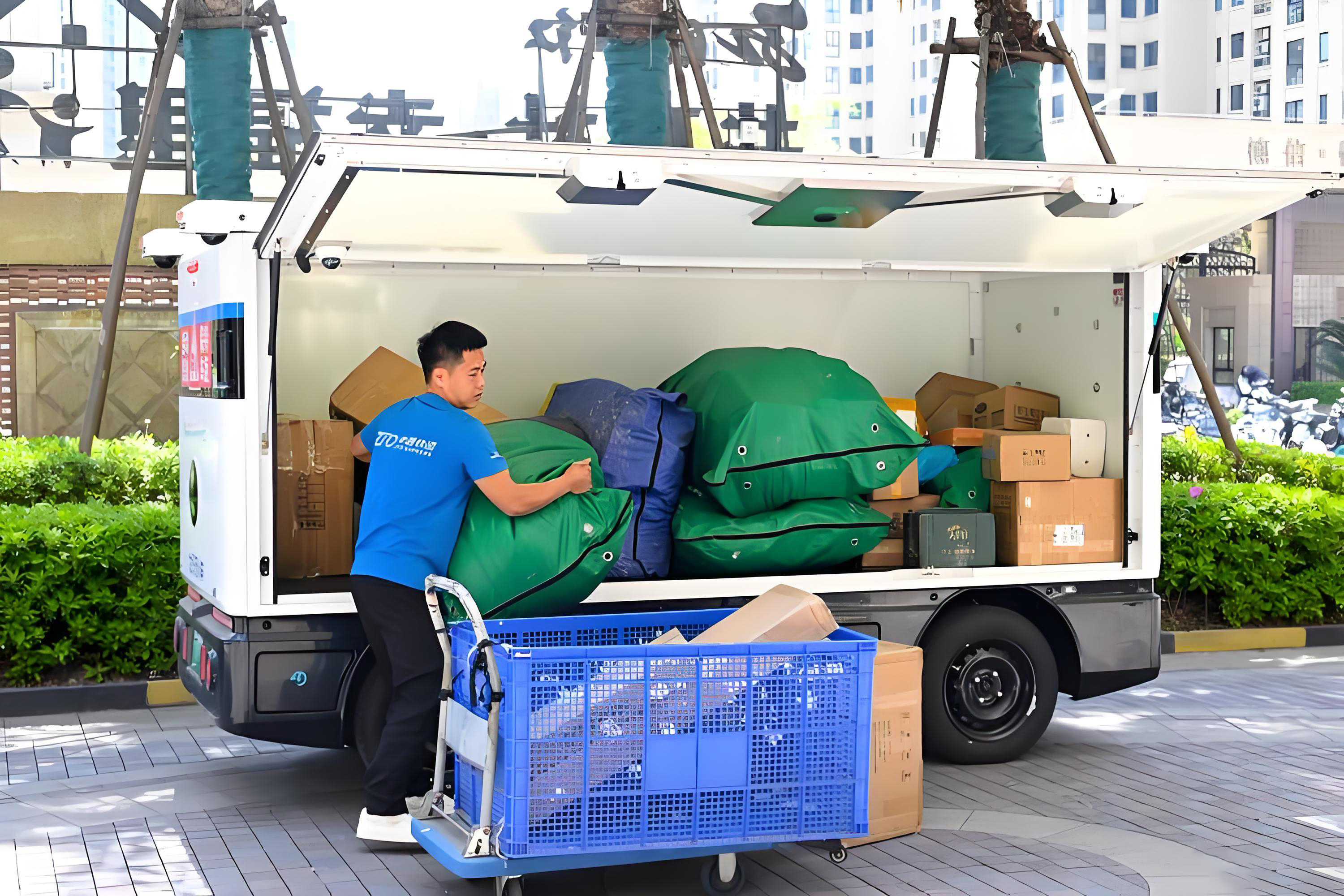 L4 autonomous logistics van for multi-stop urban delivery routes L4 autonomous logistics van for multi-stop urban delivery routes