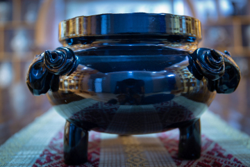 Black glaze Sanyangkaitai tripod stove
