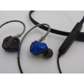 Earbud Olahraga Nirkabel dengan Mikrofon