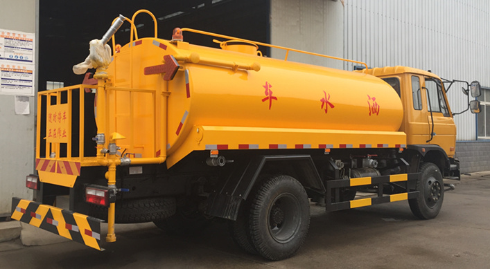 Dongfeng 4X2 Spraying Water Tank Vehicle