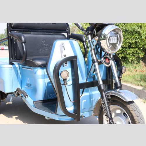 Fine craftsmanship recreational electric tricycle