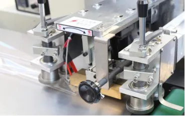 HUAYUAN Chocolate/Moon-cakes/Bread Flow Pack Machine