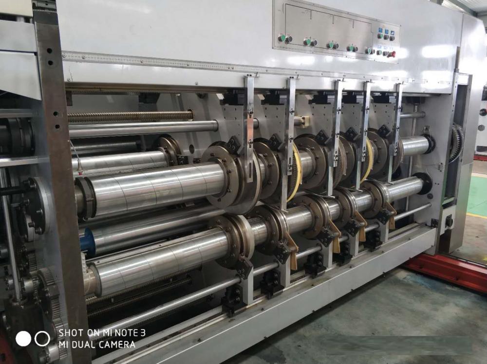 Corrugated carton box prodution line