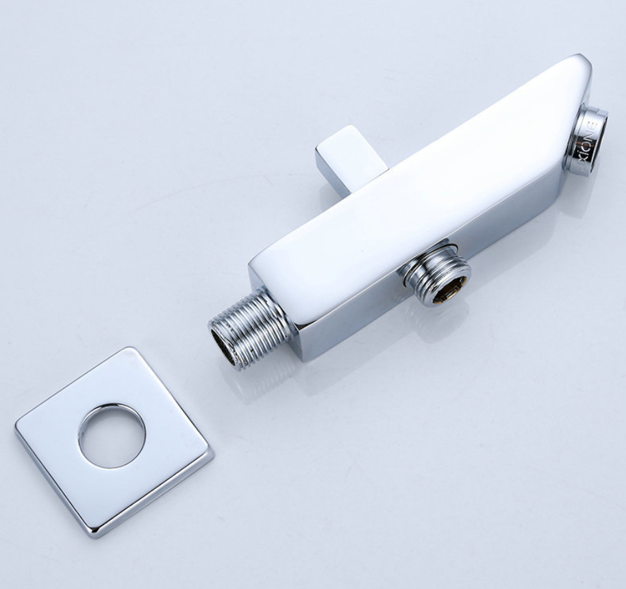 バスルームアクセサリー隠しバスタブ真鍮蛇口注ぎ口アウトレットシャワーアクセサリー