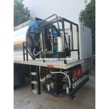 SINOTRUCK HOWO 5Tons Asphalt Distributor/Spraying Truck