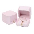 Boîte d&#39;emballage de bijoux en carton rose en cuir pour bague
