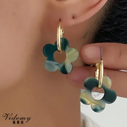 Simple Colored Flower Earring with Gradient Green Acrylic