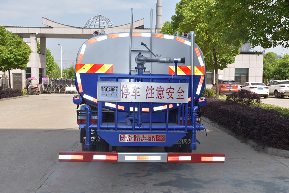 Euro III emission standard Dongfeng tanker water truck