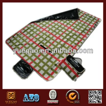 100% polyester polar fleece waterproof travel blanket with nylon strap